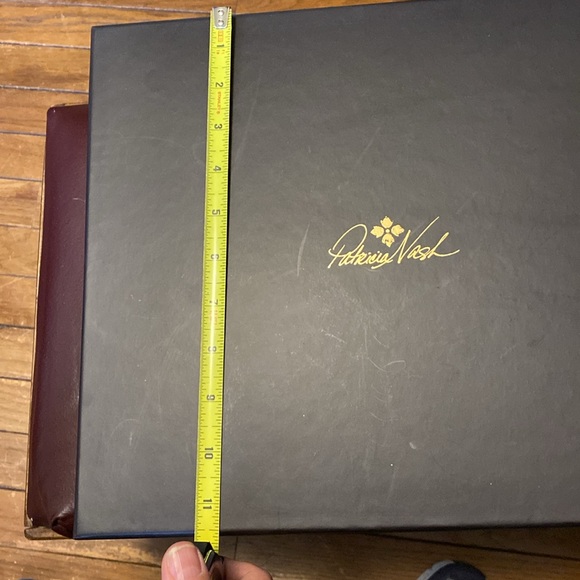 Brand new Patricia Nash crossbody floral, leather purse and wallet. Never opened - Picture 11 of 12